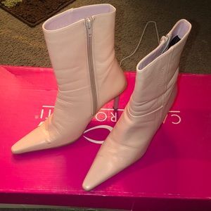 Heeled boots